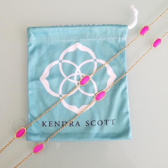 Kendra Scott Jewelry - Kendra Scott Magenta Kelsie Station gold necklace